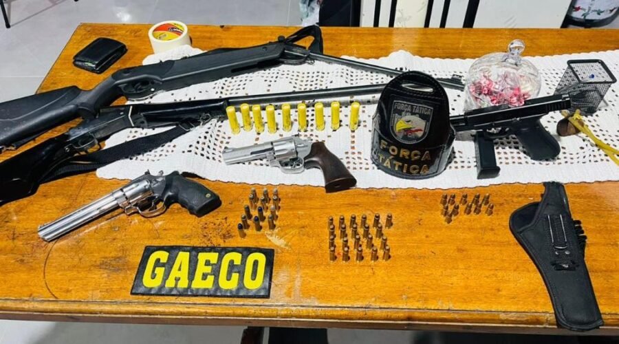 Força Tática e Gaeco apreendem cinco armas e mais de R$ 93 mil em Sinop
