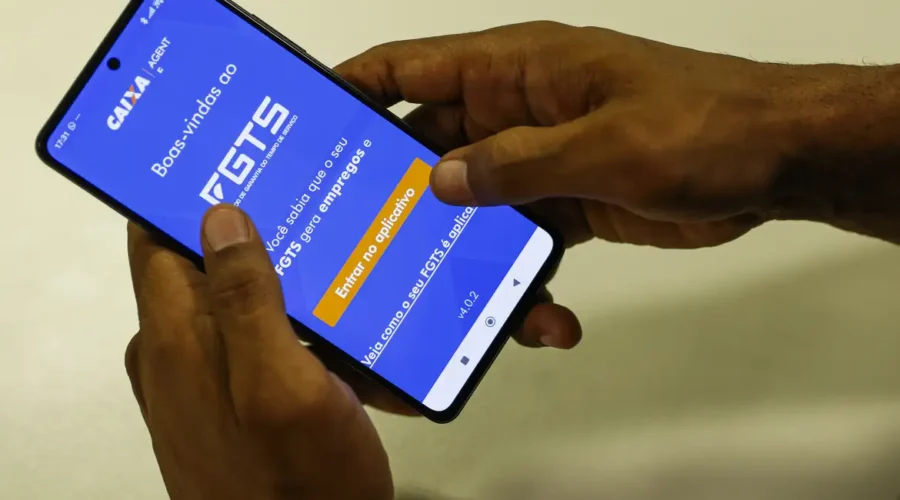Trabalhadores poderão usar FGTS para renegociar dívidas no Desenrola