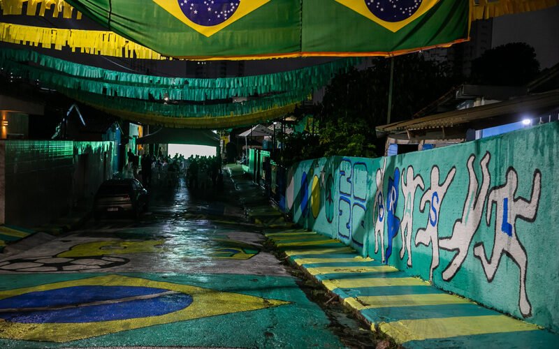 Quatro ruas são escolhidas para receber telões da Prefeitura durante jogo da Seleção Brasileira na Copa