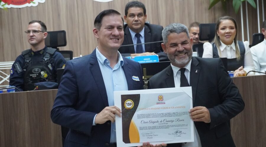 Cel. Roveri recebe Título de Cidadão Várzea-Grandense em reconhecimento aos serviços prestados à população