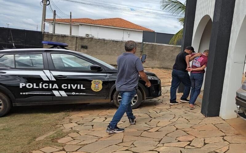 Homem é preso após agredir esposa e esfaquear amiga que tentou impedir violência em Porto Esperidião