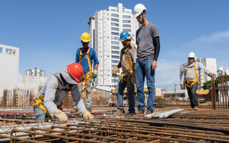 Custo da construção sobe 1,63% em junho, impulsionado pelo aumento da mão de obra