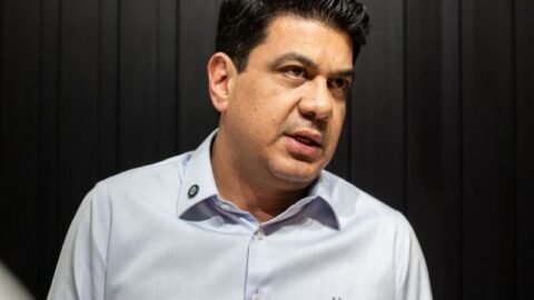 Kalil diz que Flávia quer transferir responsabilidades pela má gestão
