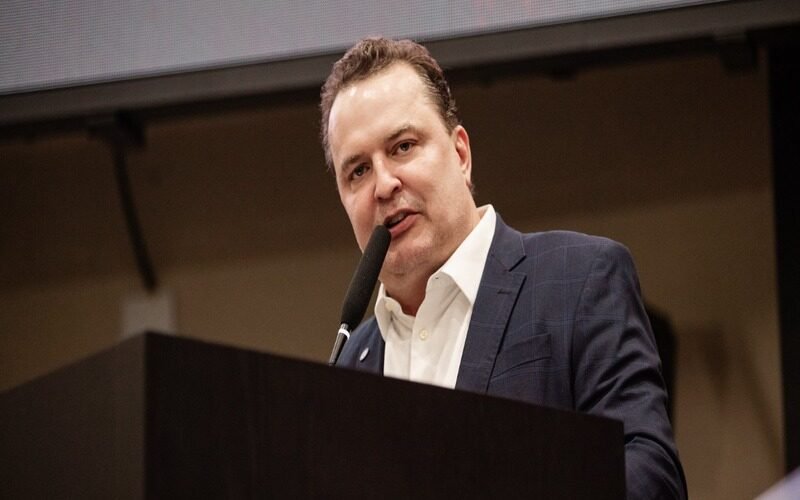 Max Russi defende derrubada de veto de Pivetta, mas aposta no diálogo para construir consenso