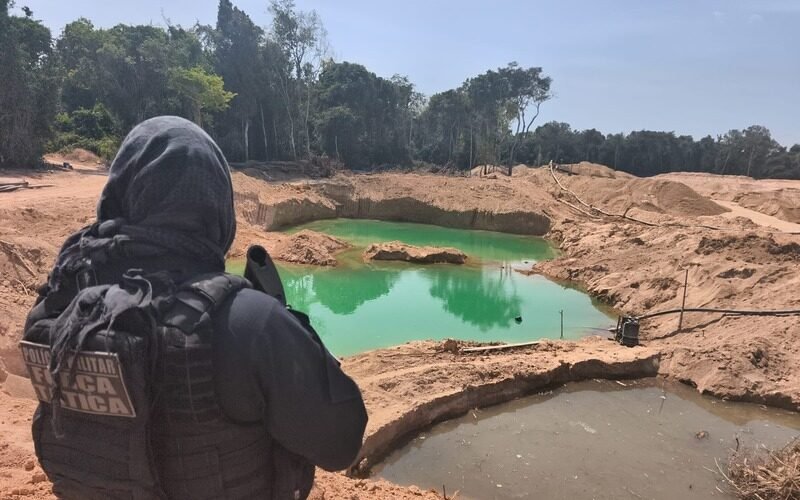 Batalhão Ambiental fecha garimpo irregular na zona rural de Novo Mundo