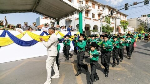 Desfile cívico reúne estudantes e forças de segurança nesta segunda-feira em Cuiabá