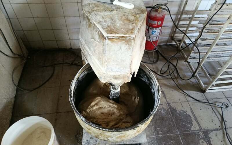 Padaria interditada há mais de um ano é fechada por funcionar irregularmente em Cuiabá