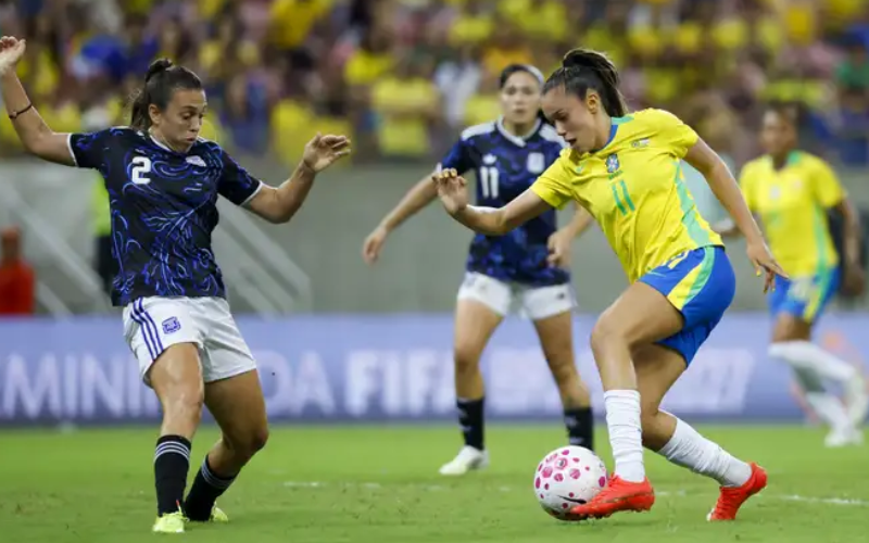 Com 30 mil na Arena, Brasil cede empate à Argentina em último teste com rival sul-americano